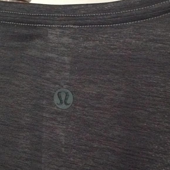 🅰️ Lululemon - Short Sleeve Green Tee - Picture 7 of 7